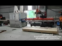 Automatische Lademaschine für Holzplatten mit Rollenförderer