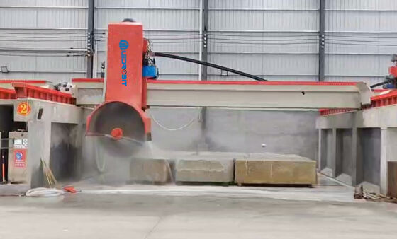 Für die Verarbeitung von hochwertigen importierten Steinen 0,01 mm Präzisionsbrückensägen, die eine Abweichungsfreie Plattendicke gewährleisten